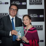 Vinicius Lummertz, com Chieko Aoki, fundadora e presidente da rede Blue Tree Hotels Vinicius Lummertz, com Chieko Aoki, fundadora e presidente da rede Blue Tree Hotels