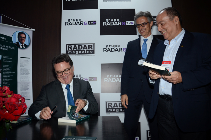 Vinicius Lummertz, secretário de Turismo de São Paulo, Marcos Ferraz, da Clia Abremar, e Geraldo Rocha, presidente da Abav Nacional Vinicius Lummertz, secretário de Turismo de São Paulo, Marcos Ferraz, da Clia Abremar, e Geraldo Rocha, presidente da Abav Nacional