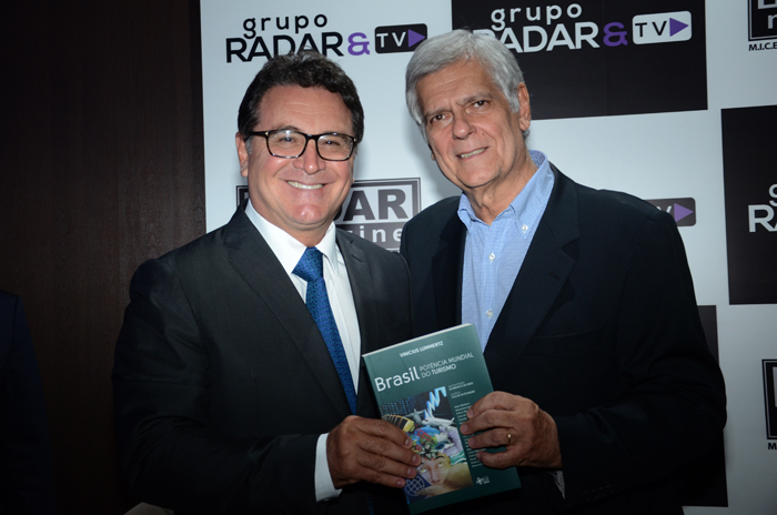 Vinicius Lummertz, secretário de Turismo de São Paulo, e Caio Luis de Carvalho, diretor executivo do Canal Arte Vinicius Lummertz, secretário de Turismo de São Paulo, e Caio Luis de Carvalho, diretor executivo do Canal Arte