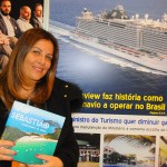 Adriana Balbo, secretária de Turismo de São Sebastião, visitou o estande do M&E
