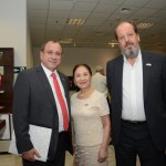 Chieko Aoki, fundadora e presidente da Blue Tree Hotels, entre Toni Sando, do Visit São Paulo, e Eduardo Sanovicz, da ABEAR