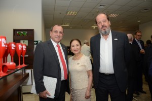 Chieko Aoki entre Toni Sando  e Eduardo Sanovicz