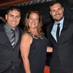 Cristiano Carneiro e Marcio Genário, da MSC, com Cleia Martins, da Tia Simone Turismo Cristiano Carneiro e Marcio Genário, da MSC, com Cleia Martins, da Tia Simone Turismo