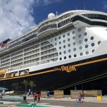 Disney Dream parado no porto de Nassau