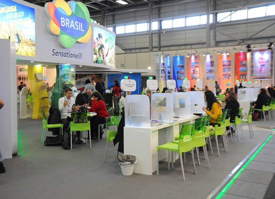 Brasil traz estande de 402m² e 32 expositores à ITB 2019; veja fotos 1 Estande da Embratur conta com 402 metros quadrados