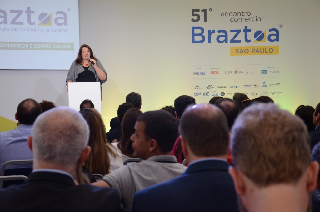 Em despedida, Magda Nassar destaca força das operadoras 1 Magda Nassar, presidente da Braztoa durante a abertura do evento