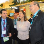 Otávio Leite, secretário de Turismo do RJ, Teté Bezerra, presidente da Embratur, e Wilson Witzel, governador do RJ