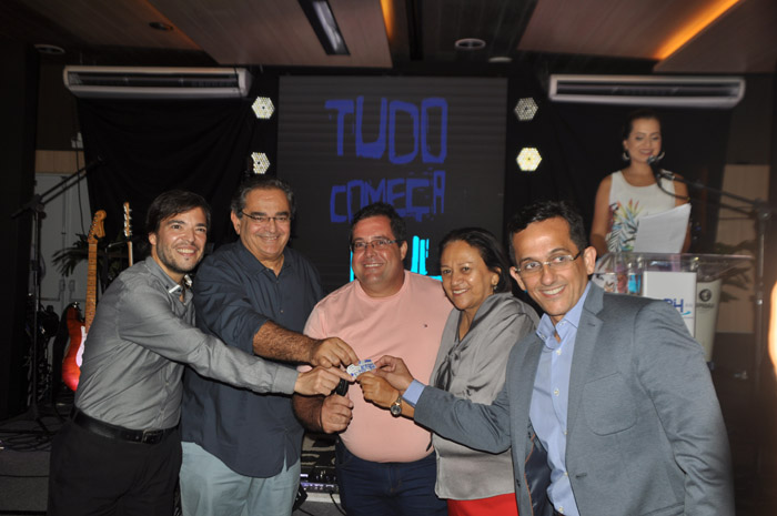 Primeiro colocado, Everaldo Natalino, da Rosana Tur, recebeu o prêmio de Marcelo Bento, Álvaro Dias, Fátima Bezerra e José Odecio Junior