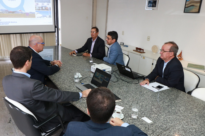 Estiveram presentes Fausto Franco, secretário estadual do Turismo, Benedito Braga, subsecretário, Júlio Ribas, diretor-presidente do aeroporto de Salvador e representantes da Vinci Airports