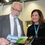 Roberto Jaguaribe, embaixador do Brasil na Alemanha, conheceu o estande do Brasil ao lado de Teté Bezerra, presidente da Embratur