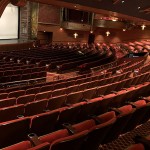 Walt Disney Theatre, onde acontecem as apresentações dos shows exclusivos do navio