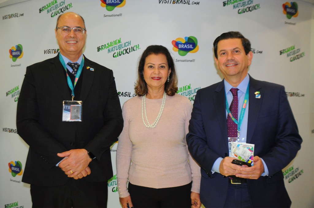 Wilson Witzel, governador do Rio de Janeiro, Teté Bezerra, presidente da Embratur, e Otávio Leite, secretário de Turismo do RJ