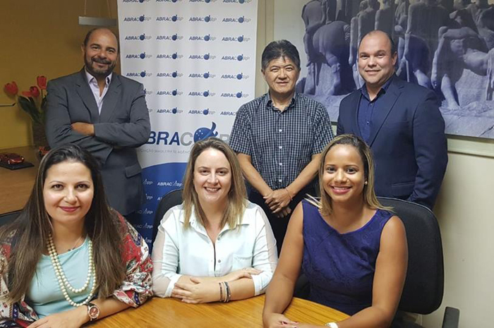 Abracorp desenvolve suporte de checklist para TMC's associadas 1 Marcello Restivo(Tivolitur), Gervasio Tanabe (Diretor Executivo Abracorp), Wilson Marcos(Hostway Travel), Daniele Souza(AVIPAM), Rute Carmargo (Costa Brava), Daiana Moreira (Coord. Comitê Abracorp)
