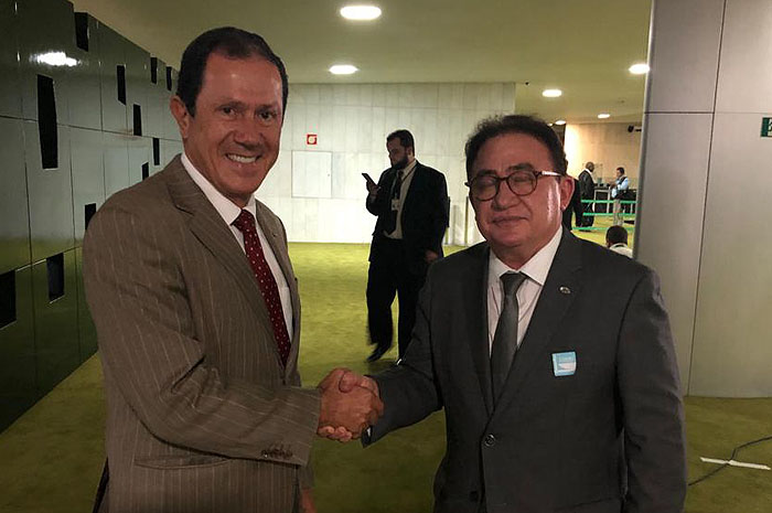 Glicério Lemos, presidente da ABIH Bahia e Manoel Linhares, presidente da ABIH Nacional, acompanhando a votação da Lei Geral do Turismo