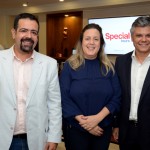 Danilo Barana, da Prime Class, Paula Nascimento, da Top Services, e Edson Akabane, da Visual Turismo