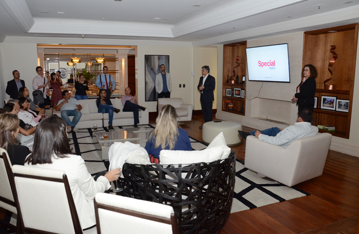 Evento da Visual e Special Tours aconteceu na suíte presidencial do Hotel Renaissance, em São Paulo.