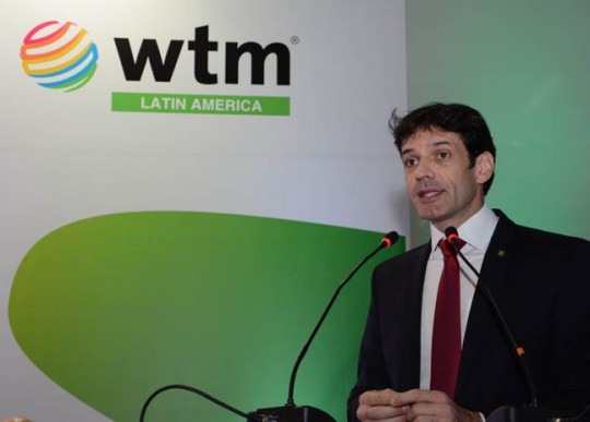 Ministro do Turismo: aumentar a competitividade para reduzir custo das viagens
