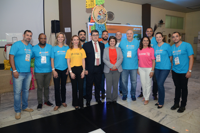 Marcos Lucas, presidente da Aviesp, com as equipes da Turnet e do Rio Grande do Norte