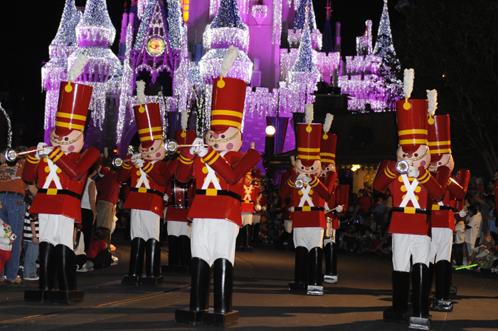 Disneyland Resort revela programação de fim de ano; confira 1 A programação de fim de ano dos complexos Disney já foi anunciada e tem novidades em 2019
