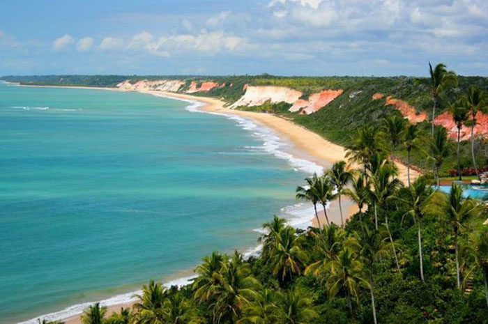 Campanha Porto Seguro Para o Mundo capacita 150 agentes em Porto Alegre As praias paradisíacas de Porto Seguro (BA) estiveram entre os assuntos abordados na capacitação (Foto: reprodução)