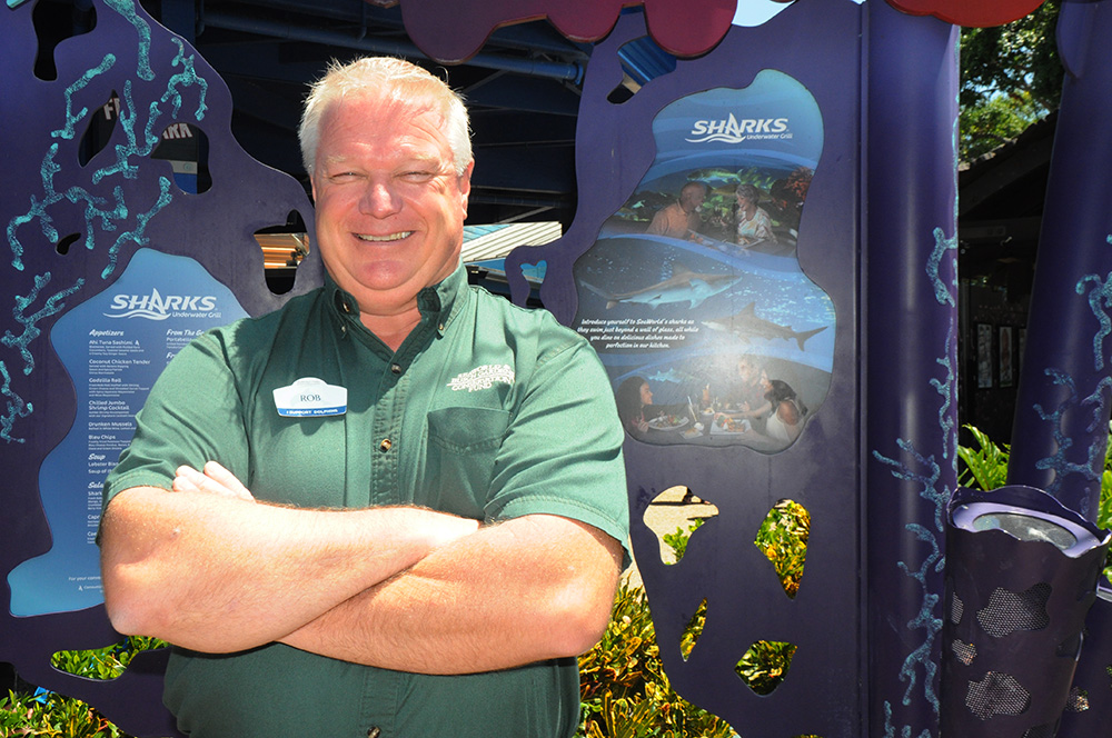"Aqui ensinamos a cuidar dos animais", diz diretor do SeaWorld Conservation Fund 1 Rob Yordi, diretor executivo do SeaWorld & Busch Garden Conservation Fund