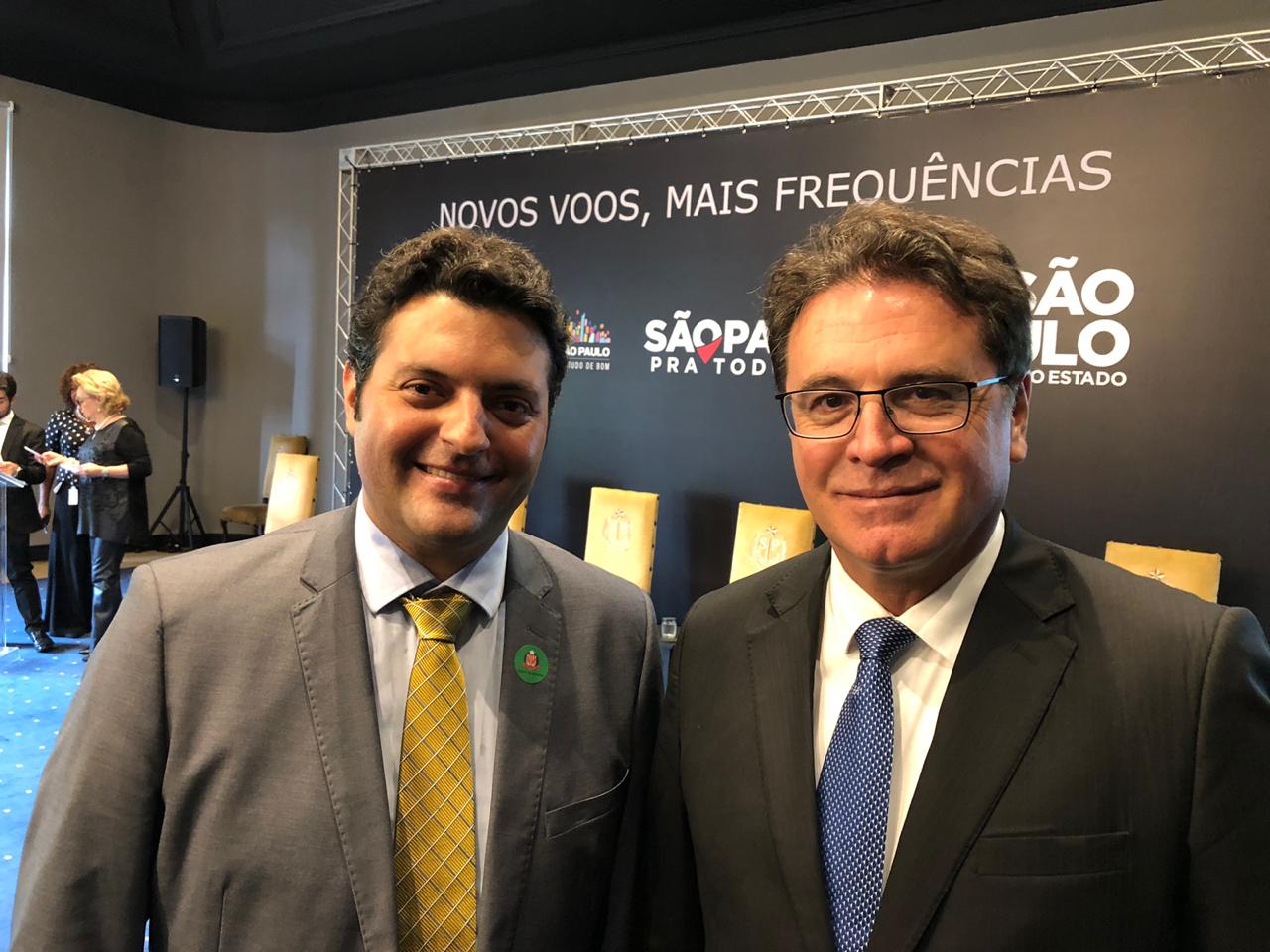 José Luiz Felicio Filho, presidente da Passaredo e Vinicius Lummertz, secretário de Turismo de São Paulo