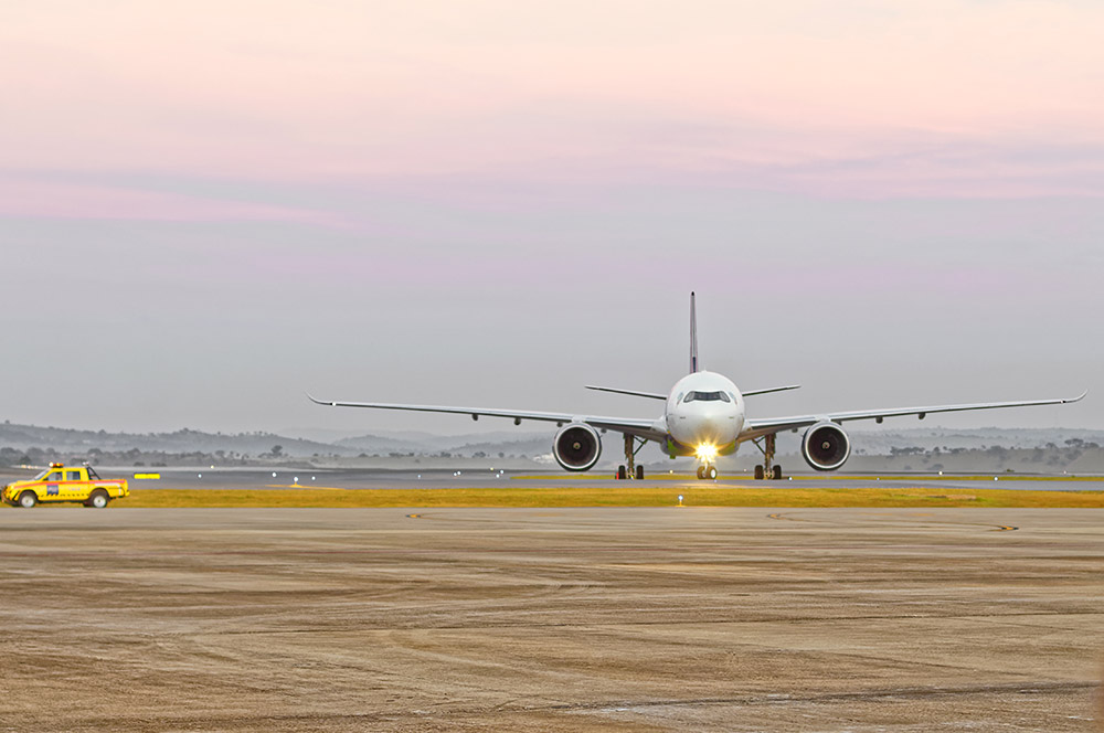 Azul e Latam anunciam codeshare e acordo para programas de fidelidade 1 A aeronave de matrícula PR-ANZ ganhou o nome de batismo “O mundo é Azul”