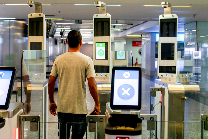 Brasil proíbe escala de estrangeiros com destino a países que fecharam fronteiras 1 Aeroporto de Brasília já conta com a tecnologia para diminuir as filas