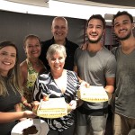 Aniversariantes do dia receberam homenagem após o coquetel, no jantar