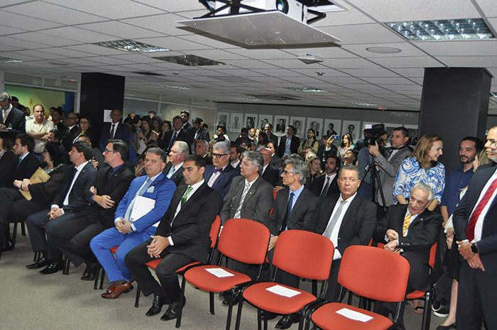 Autoridades e trade turístico reunidos na posse de Gilson Machado.