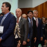 Autoridades presentes na abertura do Conotel 2019 durante o hino nacional