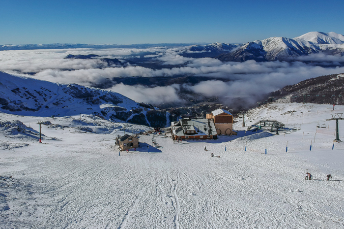 Pesquisa mostra que interesse por Bariloche cresceu 38% para as férias de julho 1 Os primeiros flocos de neve caíram na madrugada dessa quinta-feira, anuncio de uma boa temporada de inverno. (Divulgação)