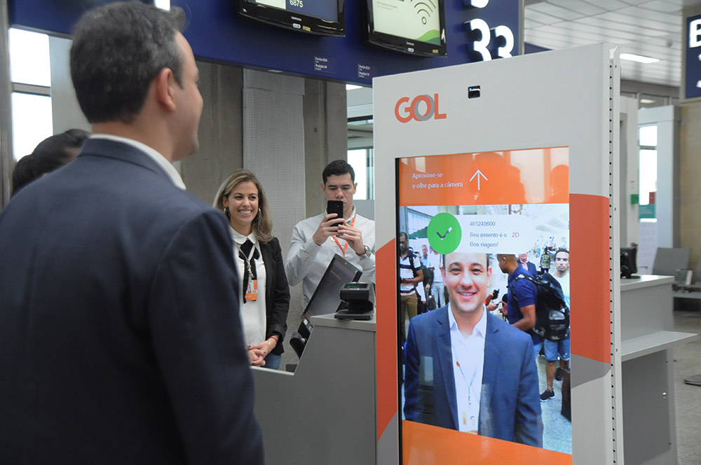 Gol realiza o primeiro embarque por biometria facial do Brasil; veja fotos 2 E embarcou no primeiro voo de Biometria Facial do Brasil