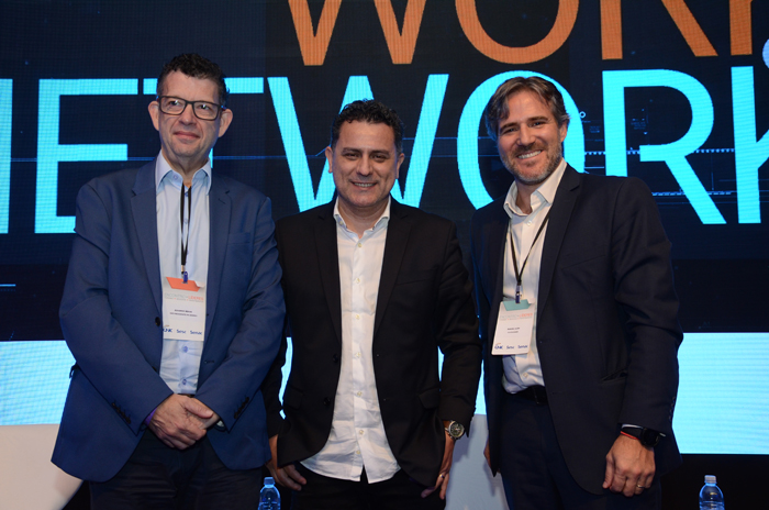 Eduardo Bekin, da Paraná desenvolvimento, Gilmar Piolla, secretário de Turismo de Foz do Iguaçu, e Ramiro Alem, CEO da Invertur