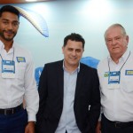 Gilmar Piola, secretário de Turismo de Foz do Iguaçu, entre Juliano Braga e Roy Taylor, do M&E