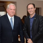 Roy Taylor, do M&E, e André Guedes, diretor de cerimonial da Prefeitura de Foz do Iguaçu