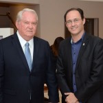 Roy Taylor, do M&E, e André Guedes, diretor de cerimonial da Prefeitura de Foz do Iguaçu Roy Taylor, do M&E, e André Guedes, diretor de cerimonial da Prefeitura de Foz do Iguaçu