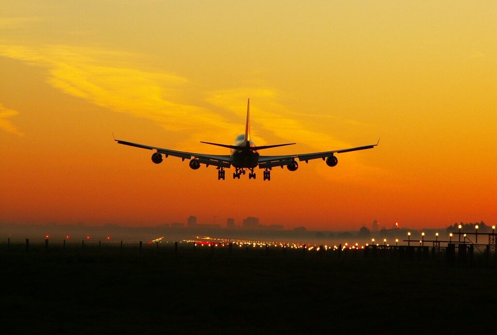 Aircraft approaching runway e1706886276480 Senado pode liberar voos domésticos na Região Norte operados por aéreas sul-americanas