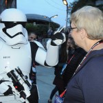 Barbara Picolo bateu um papo com os Stormtroopers que pediram para ela se identificar