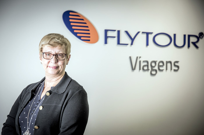 Flytour "esmaga preços" ao lançar campanha de descontos até o fim de julho 1 ; Bárbara Picolo, Diretora de Vendas Flytour