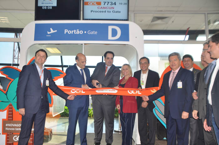 Corte da fita marcou a inauguração da nova rota para Cancún
