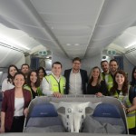 Gonzalo Romerto e Claudia Shishido com os convidados do Air Europa Day