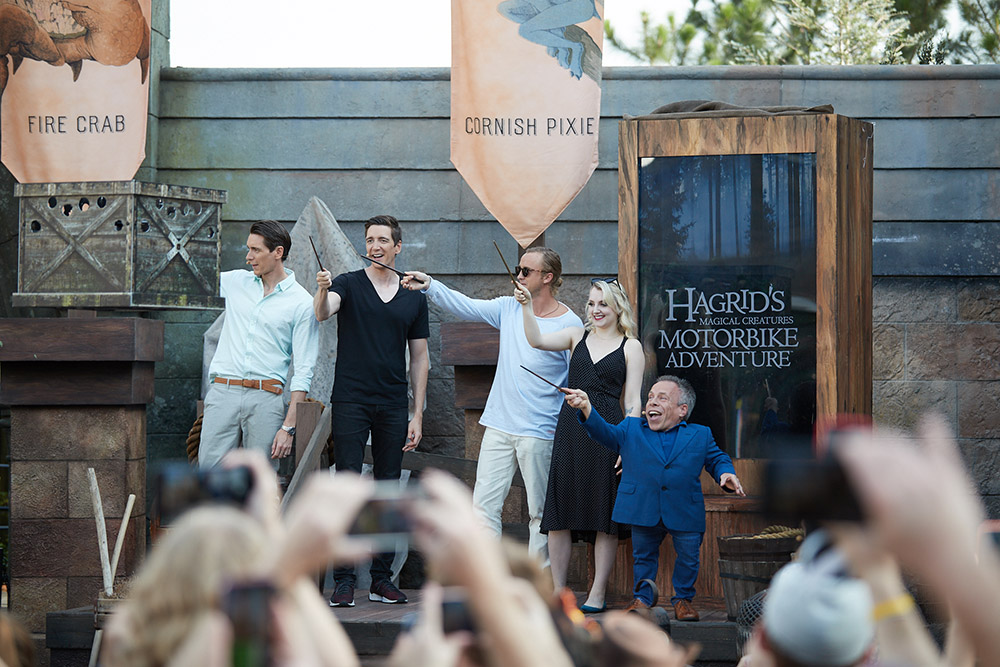 Universal inaugura Hagrid's Magical Creatures Motorbike Adventure em Orlando 2 Publicity Hagrid Grand Opening Moment 061319