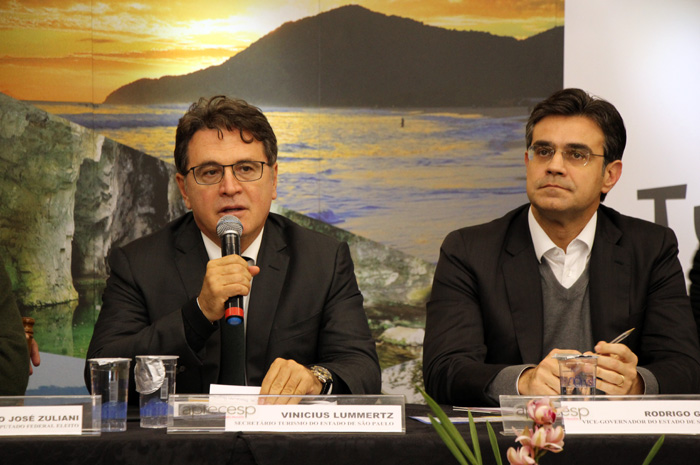 SP descontingencia R$ 100 milhões para aplicação em infraestrutura turística 1 Vinicius Lummertz, Secretário Estadual de Turismo de São Paulo e Rodrigo Garcia, Vice Governador do Estado e São Paulo durante a reunião da APRECESP