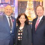 Marjorie Dewey, do Visit California, com Rafael Villanueva e Chris Meyer, de Las Vegas