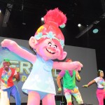 Universal levou personagens para apresentação antes do show principal de Jason Derulo