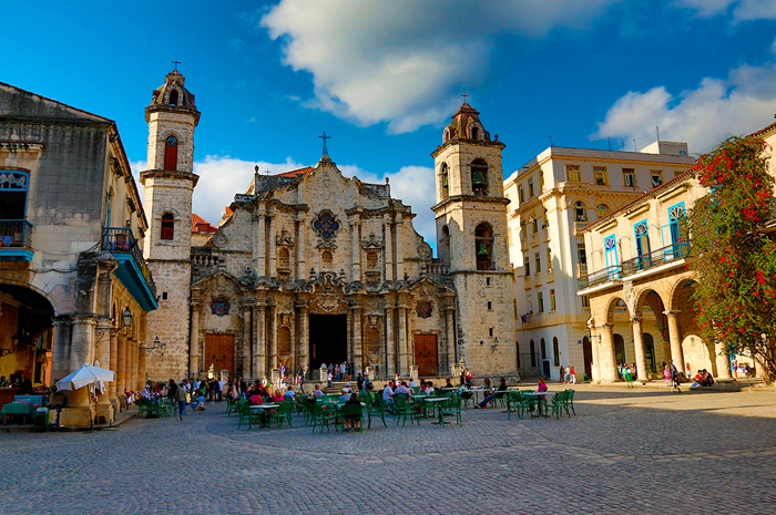 Conheça 4 simpáticas praças de Havana, em Cuba 4 plaza-catedral