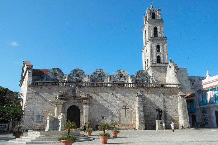 Conheça 4 simpáticas praças de Havana, em Cuba 2 plaza-san-francisco