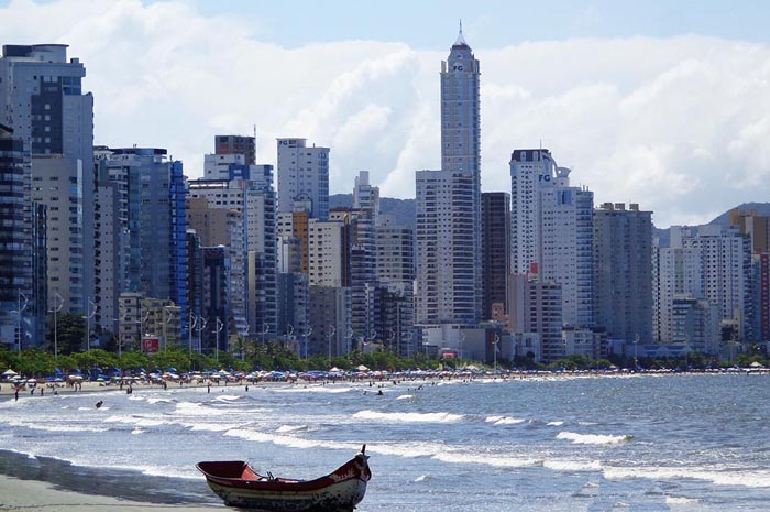 Conheça as 20 cidades "mais felizes" do Brasil 1 A seleção das cidades foi realizada com base em três pesquisas sobre renda, longevidade, educação e segurança