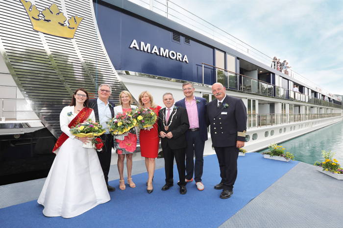 AmaWaterways batiza novo AmaMora na Alemanha 1 AmaMora Christening